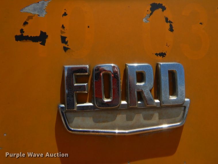 image for item GT9237 Ford  flatbed truck