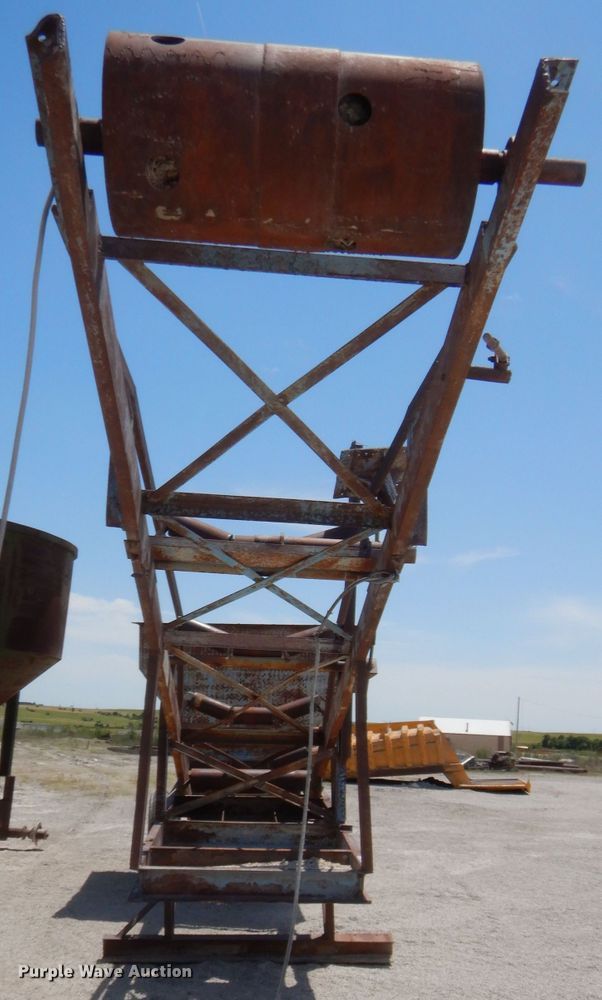 image for item GT9240 Material hopper with conveyor