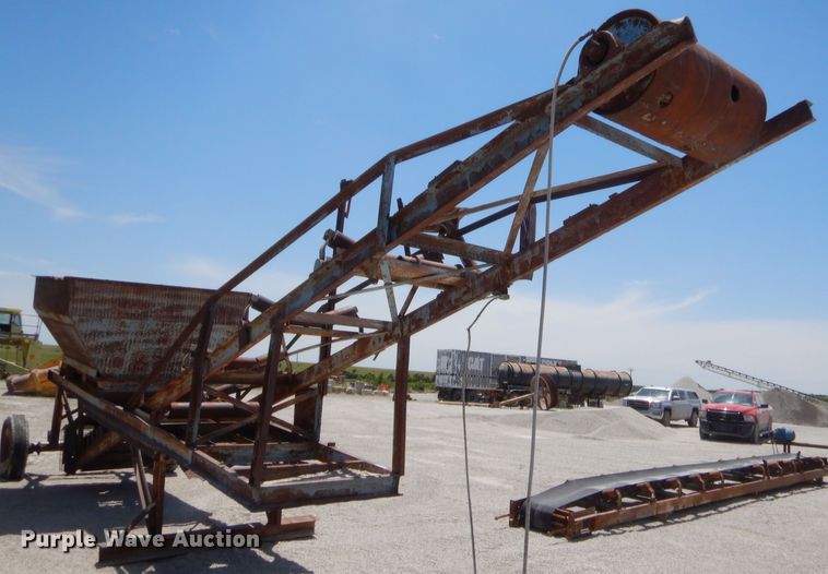 image for item GT9240 Material hopper with conveyor