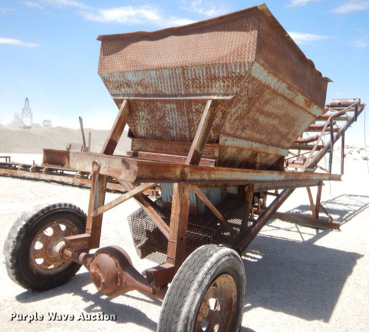 image for item GT9240 Material hopper with conveyor