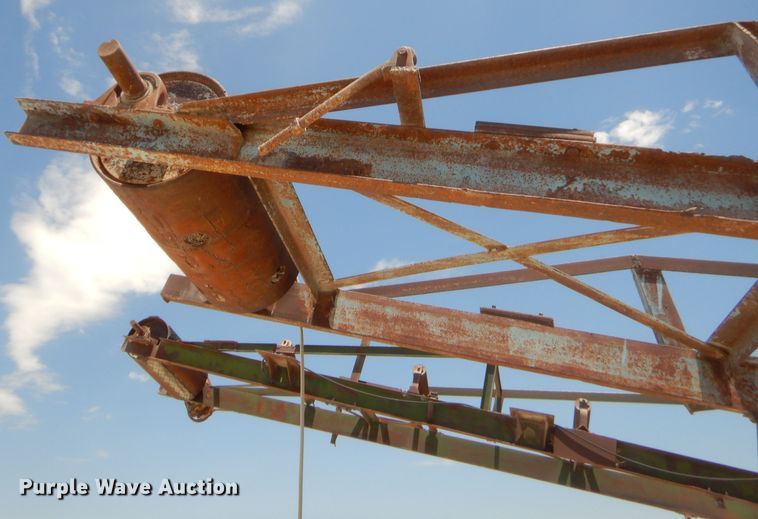 image for item GT9240 Material hopper with conveyor