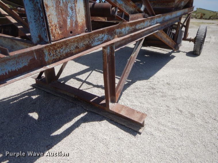 image for item GT9240 Material hopper with conveyor