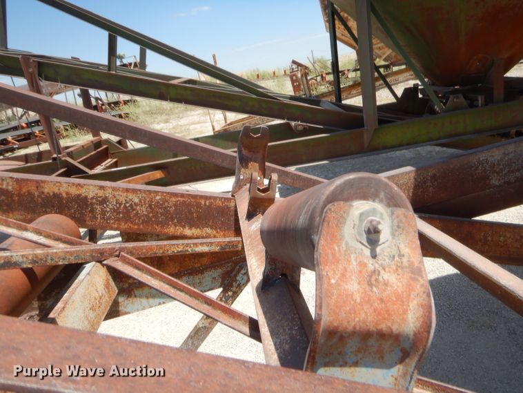 image for item GT9240 Material hopper with conveyor