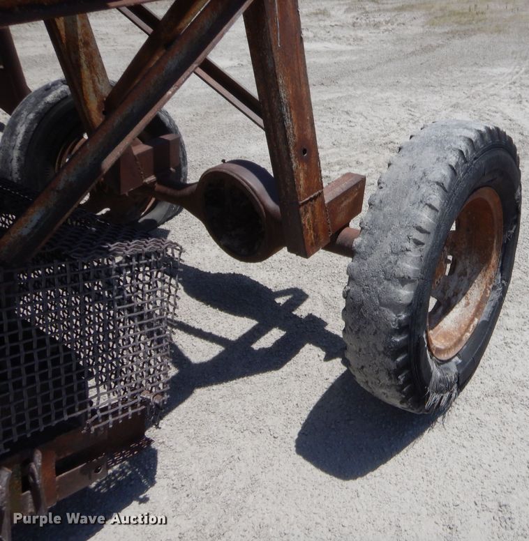 image for item GT9240 Material hopper with conveyor