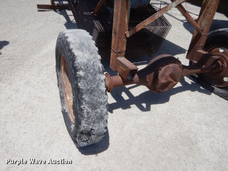 image for item GT9240 Material hopper with conveyor