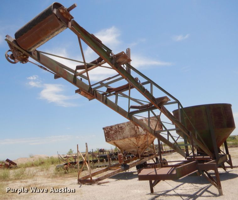 image for item GT9241 Material hopper with conveyor