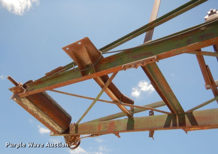 image for item GT9241 Material hopper with conveyor