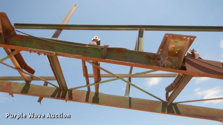 image for item GT9241 Material hopper with conveyor