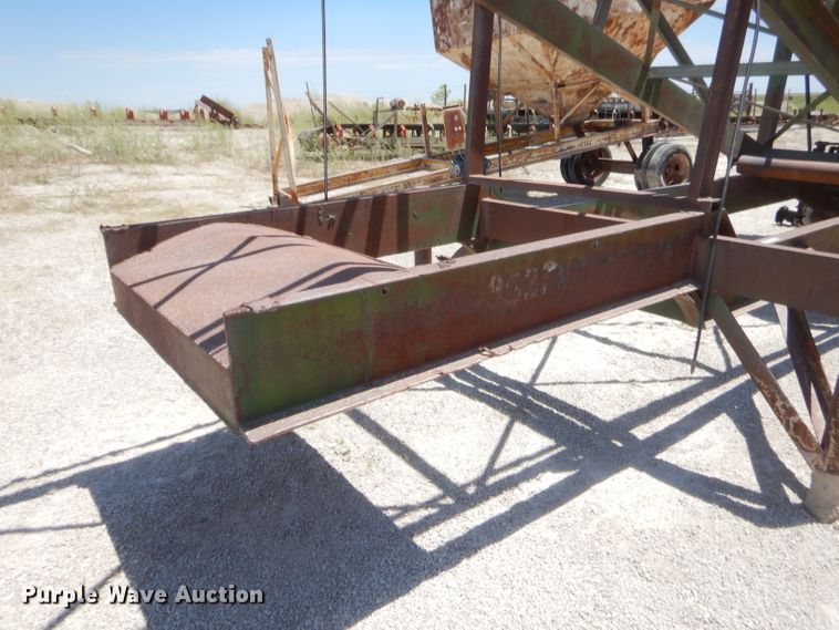 image for item GT9241 Material hopper with conveyor