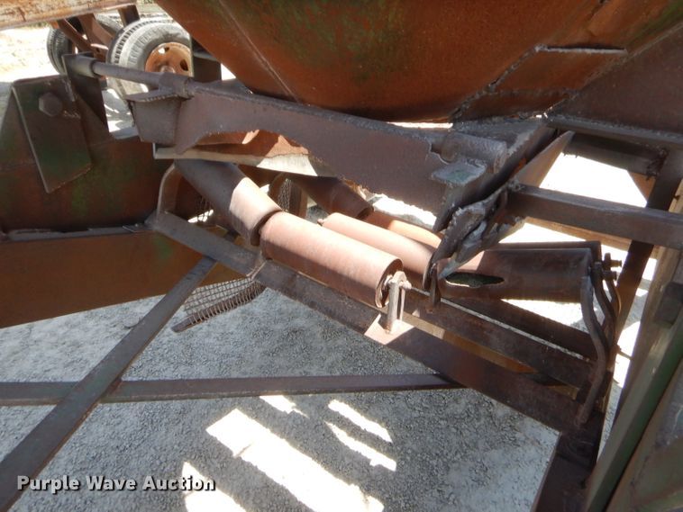 image for item GT9241 Material hopper with conveyor