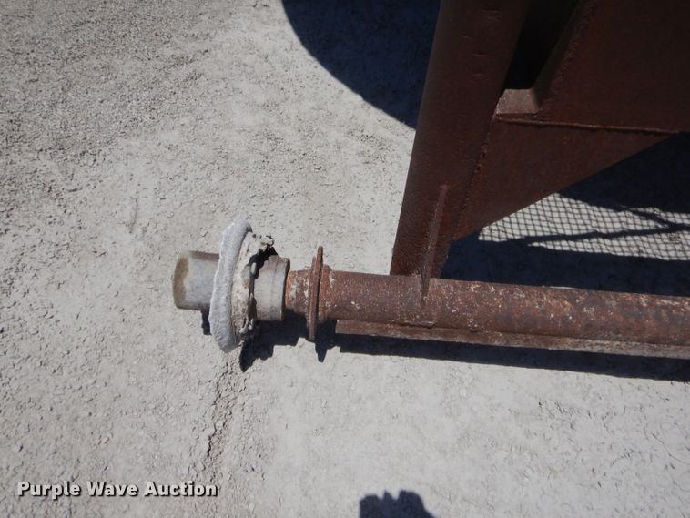 image for item GT9241 Material hopper with conveyor