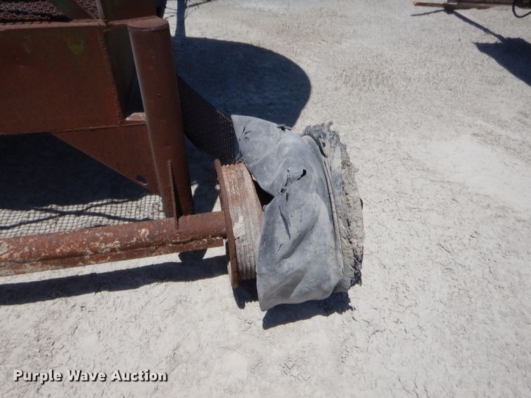 image for item GT9241 Material hopper with conveyor