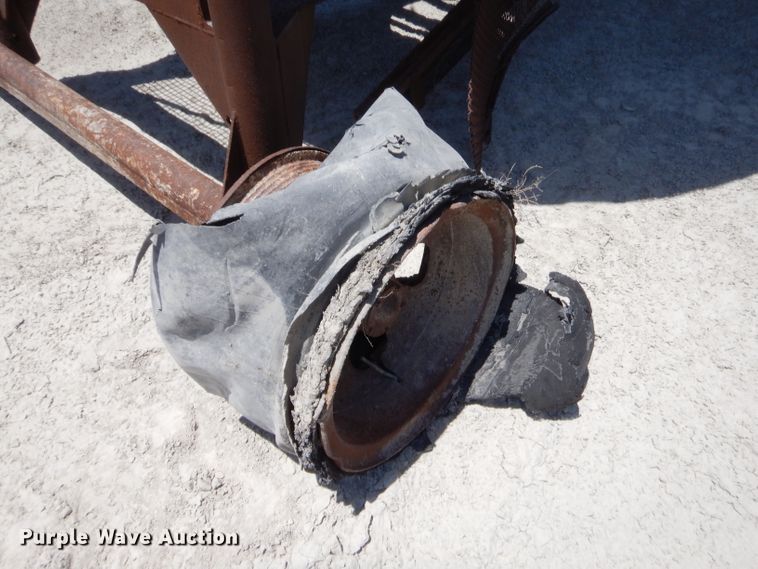 image for item GT9241 Material hopper with conveyor