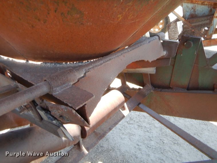 image for item GT9241 Material hopper with conveyor