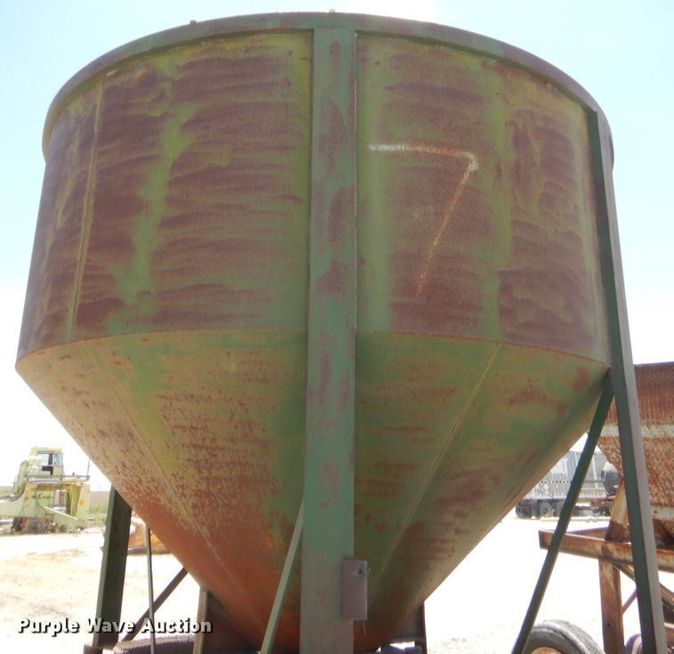 image for item GT9241 Material hopper with conveyor