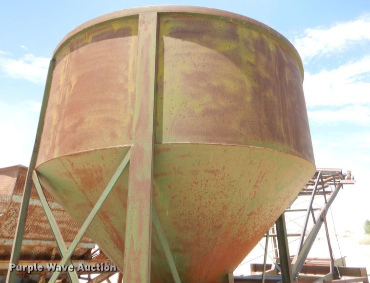 image for item GT9241 Material hopper with conveyor