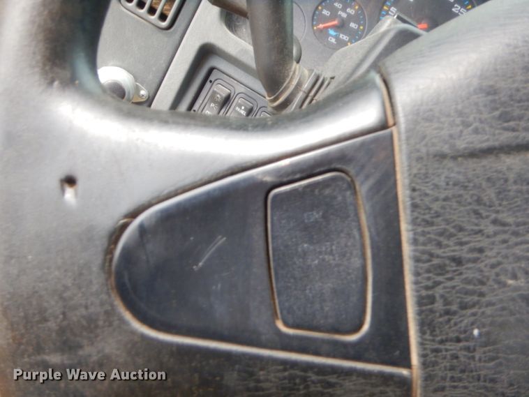 image for item GT9270 2005 International 4300  refrigerated truck