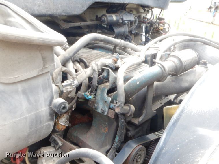 image for item GT9270 2005 International 4300  refrigerated truck