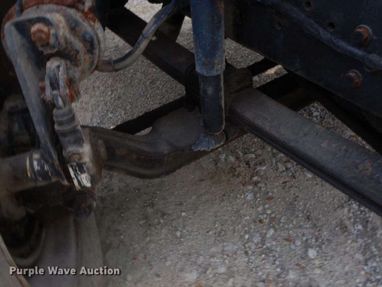 image for item GT9270 2005 International 4300  refrigerated truck