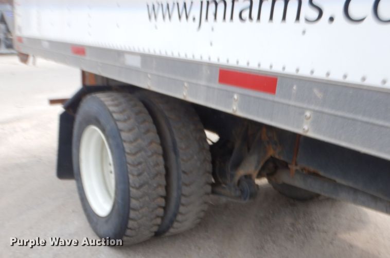 image for item GT9270 2005 International 4300  refrigerated truck