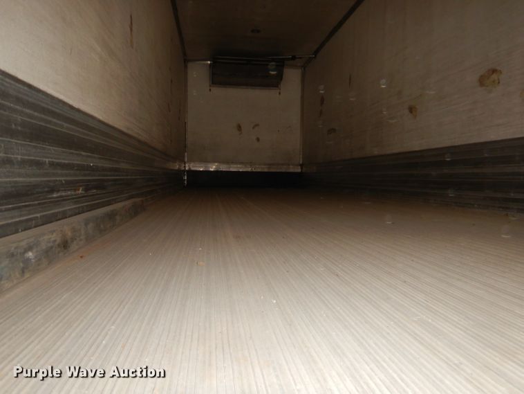 image for item GT9270 2005 International 4300  refrigerated truck