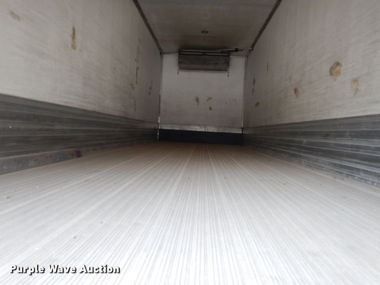 image for item GT9270 2005 International 4300  refrigerated truck