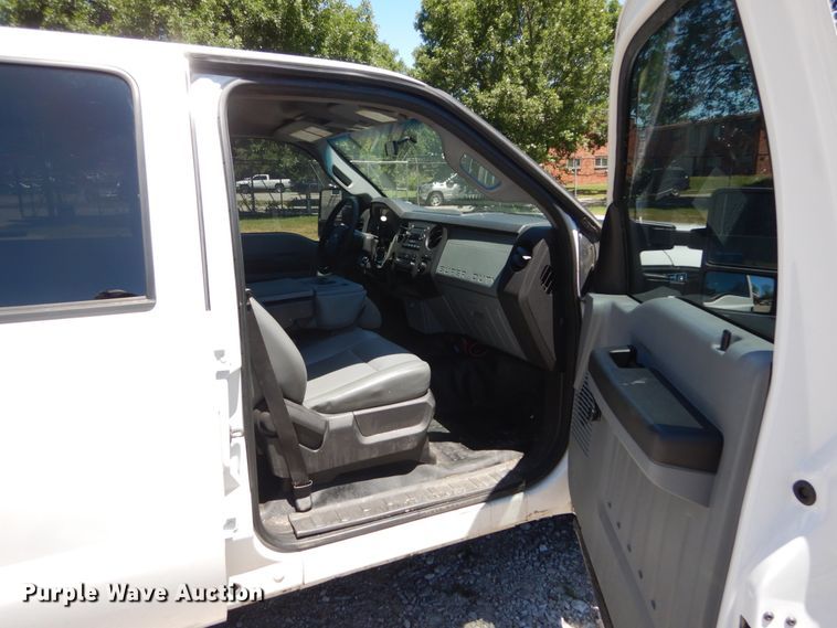 image for item GV9065 2011 Ford F250 Super Duty XL  Crew Cab pickup truck