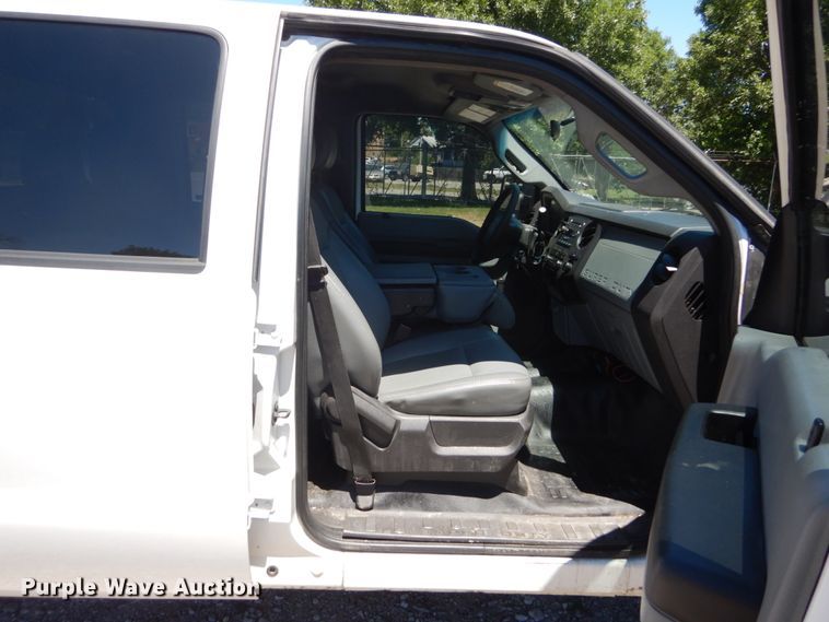 image for item GV9065 2011 Ford F250 Super Duty XL  Crew Cab pickup truck