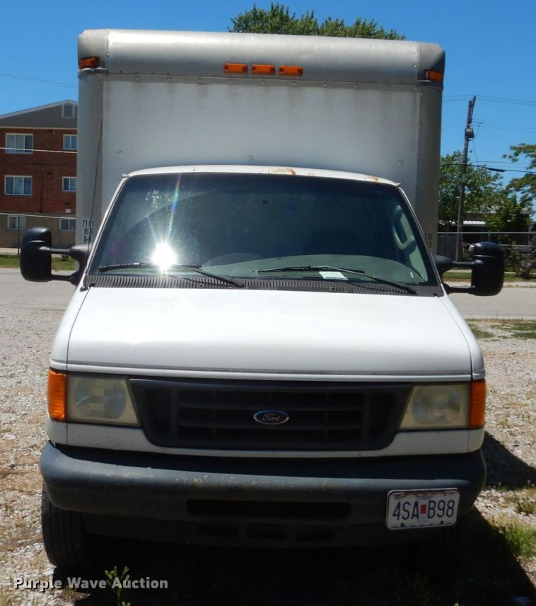 image for item GV9066 2006 Ford E350 Super Duty  box truck