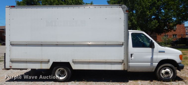 image for item GV9066 2006 Ford E350 Super Duty  box truck