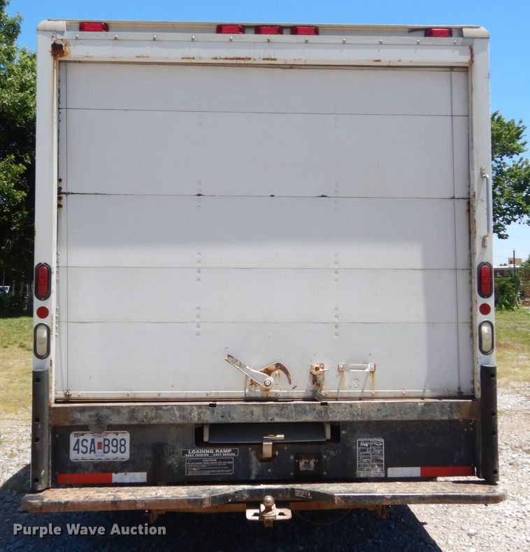 image for item GV9066 2006 Ford E350 Super Duty  box truck