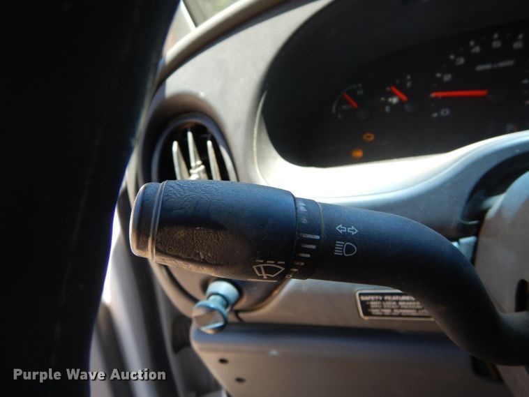 image for item GV9066 2006 Ford E350 Super Duty  box truck