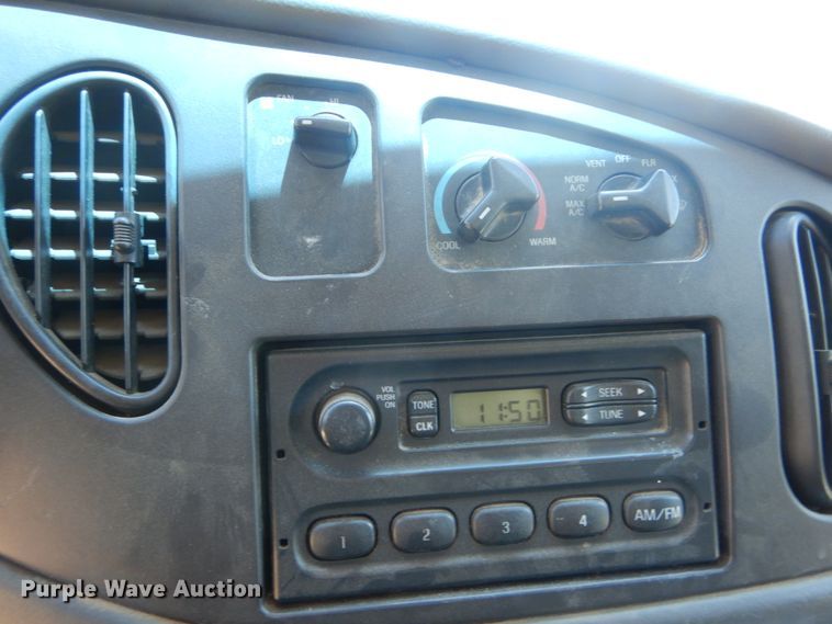 image for item GV9066 2006 Ford E350 Super Duty  box truck