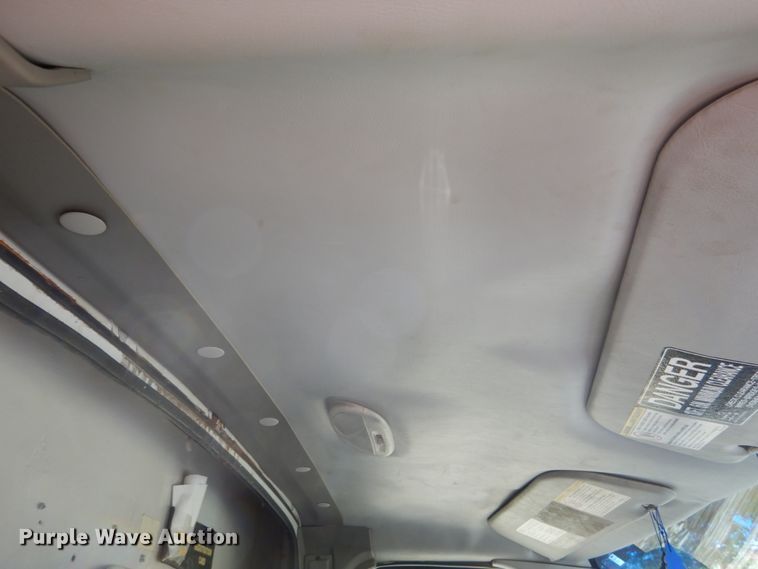 image for item GV9066 2006 Ford E350 Super Duty  box truck