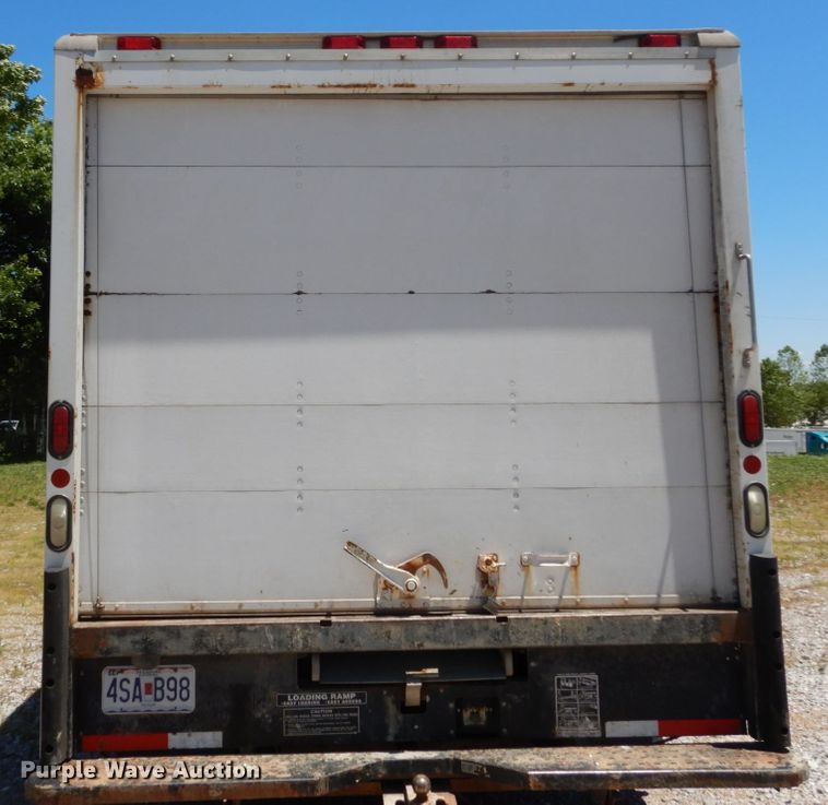 image for item GV9066 2006 Ford E350 Super Duty  box truck