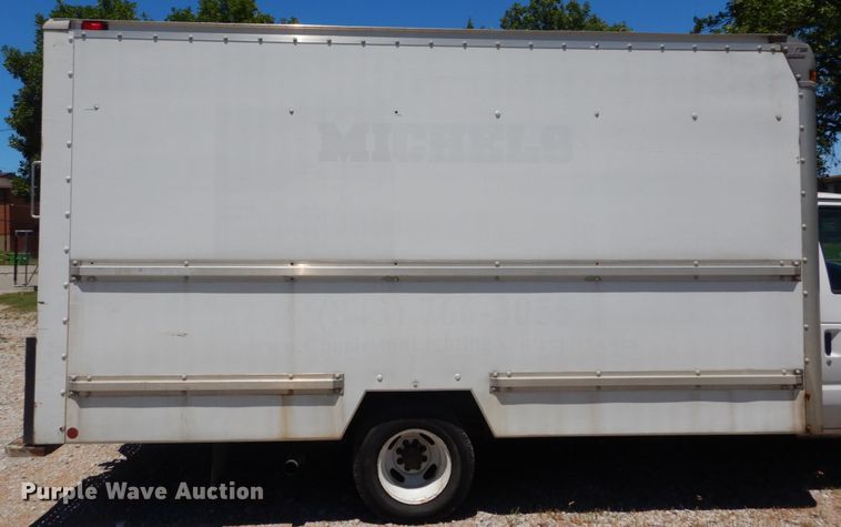 image for item GV9066 2006 Ford E350 Super Duty  box truck