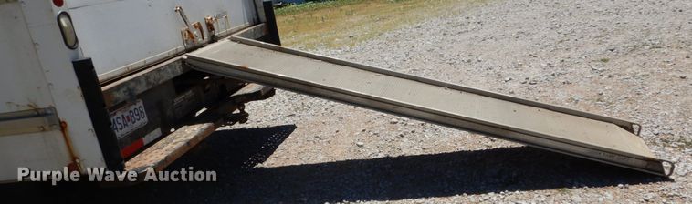 image for item GV9066 2006 Ford E350 Super Duty  box truck