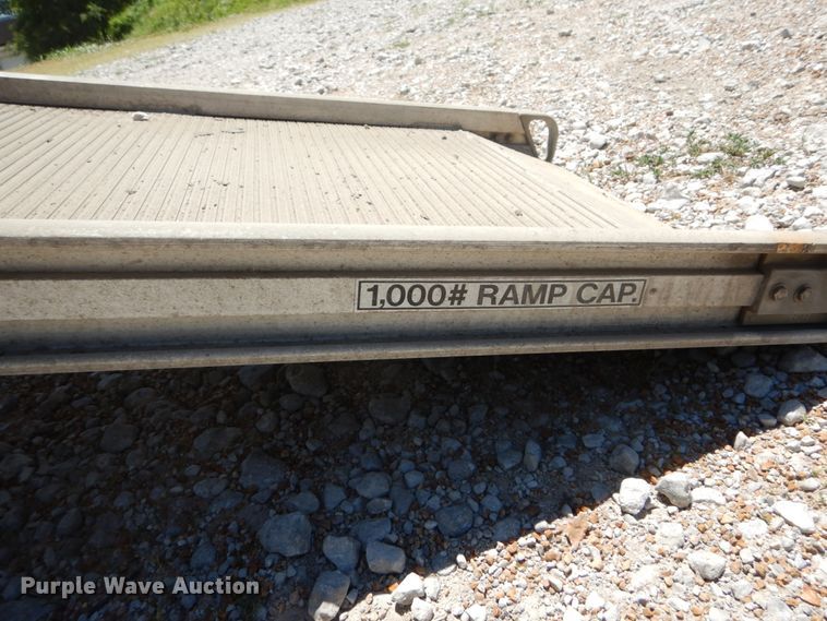 image for item GV9066 2006 Ford E350 Super Duty  box truck