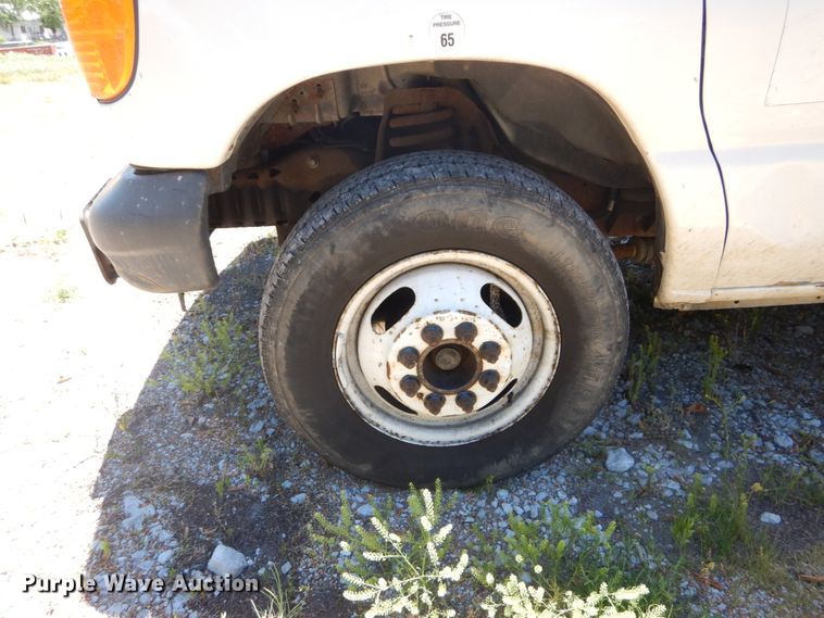 image for item GV9066 2006 Ford E350 Super Duty  box truck