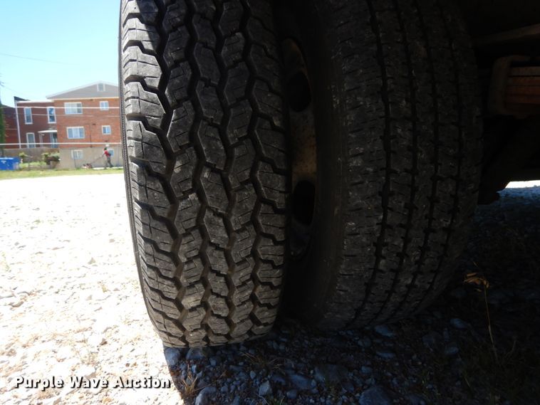 image for item GV9066 2006 Ford E350 Super Duty  box truck