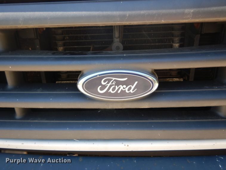 image for item GV9066 2006 Ford E350 Super Duty  box truck