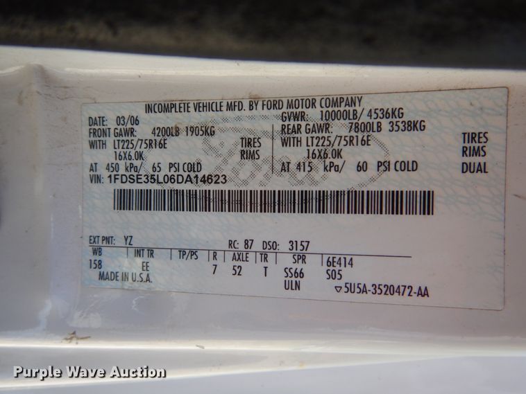 image for item GV9066 2006 Ford E350 Super Duty  box truck