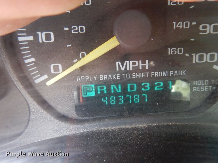 image for item GW9106 2001 Chevrolet Silverado 2500HD  Ext. Cab pickup truck