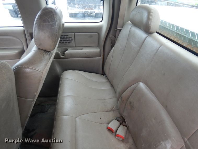 image for item GW9106 2001 Chevrolet Silverado 2500HD  Ext. Cab pickup truck