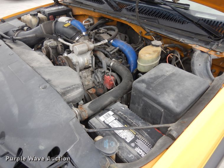 image for item GW9106 2001 Chevrolet Silverado 2500HD  Ext. Cab pickup truck