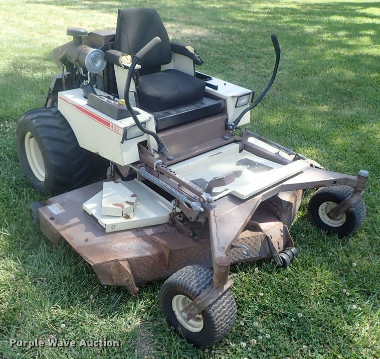 image for item GW9460 Grasshopper 432 ZTR lawn mower