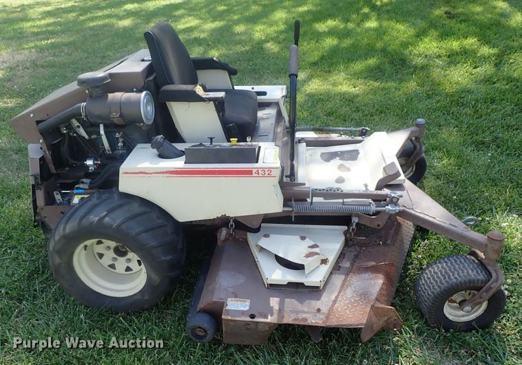 image for item GW9460 Grasshopper 432 ZTR lawn mower