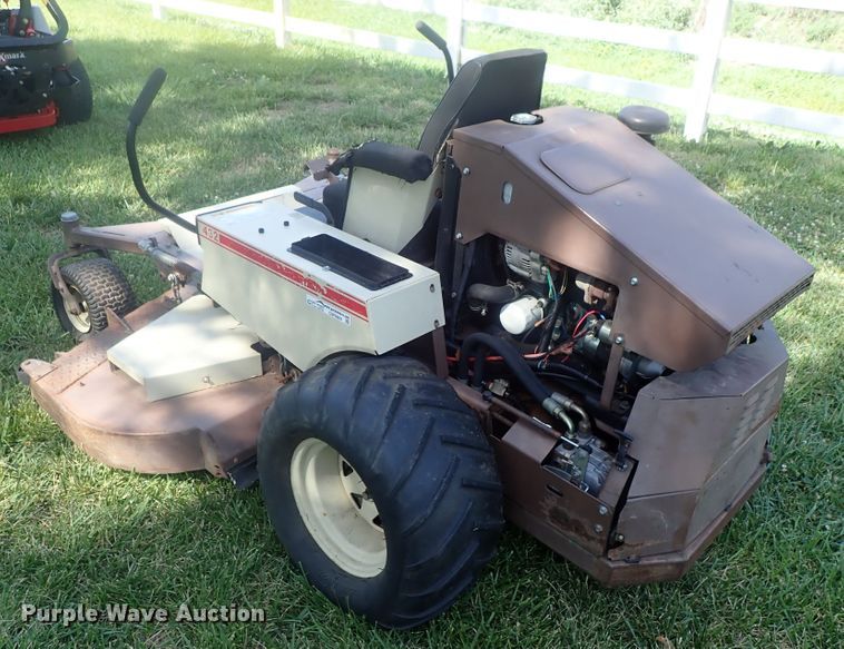 image for item GW9460 Grasshopper 432 ZTR lawn mower