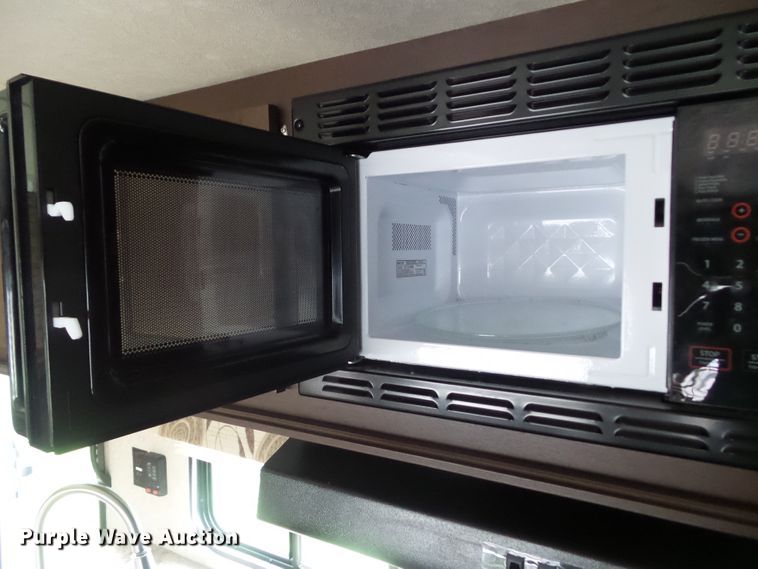 image for item GX9090 2016 Forester Patriot Limited Edition 304BS  camper