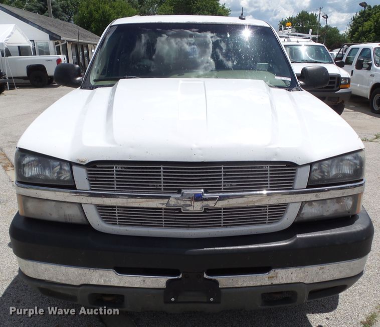 image for item GX9116 2003 Chevrolet Silverado 2500HD  Crew Cab pickup truck